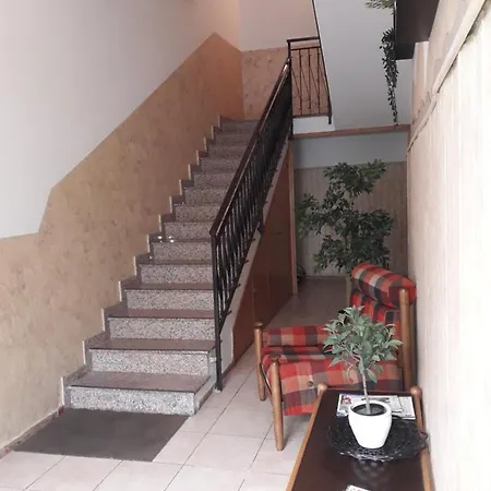 Fontanarossa Airport -private Parking- Frühstückspension