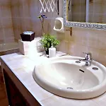 Bed & Breakfast Fontanarossa Airport -private Parking- 4*