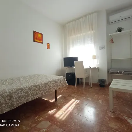 Fontanarossa Airport -private Parking- 住宿加早餐酒店 3*