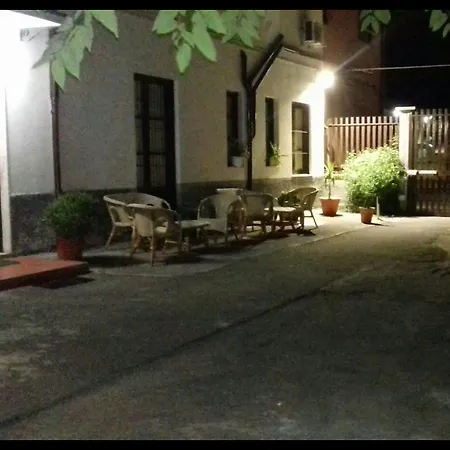 住宿加早餐酒店 Fontanarossa Airport -private Parking-