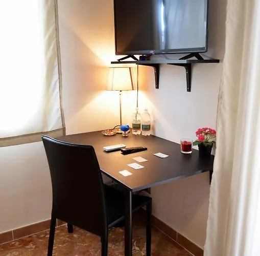 Fontanarossa Airport -private Parking- 住宿加早餐酒店 3*