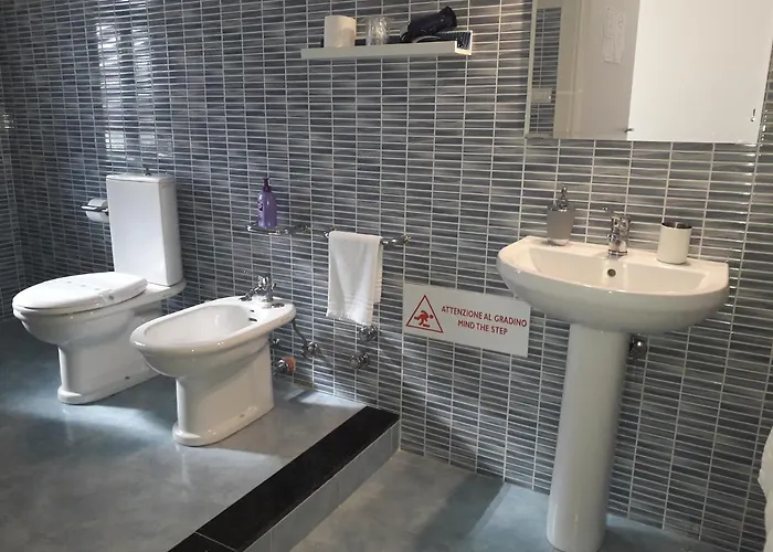 Fontanarossa Airport -private Parking- 住宿加早餐酒店 3*